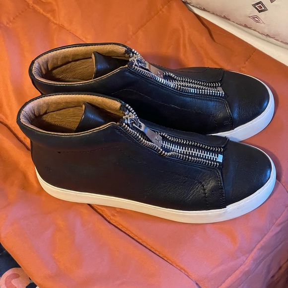 Women black shoes - Picture 1 of 3